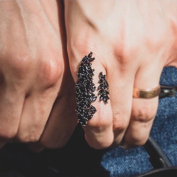 Hematite finish adjustable ring with Swarovski elements - Picture 8 of 11